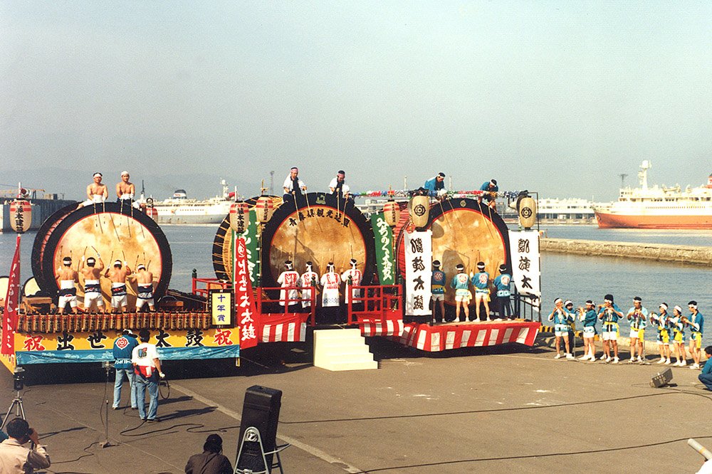 最盛期「青森ねぶた祭」には最大3台の大型太鼓が運行されていました。